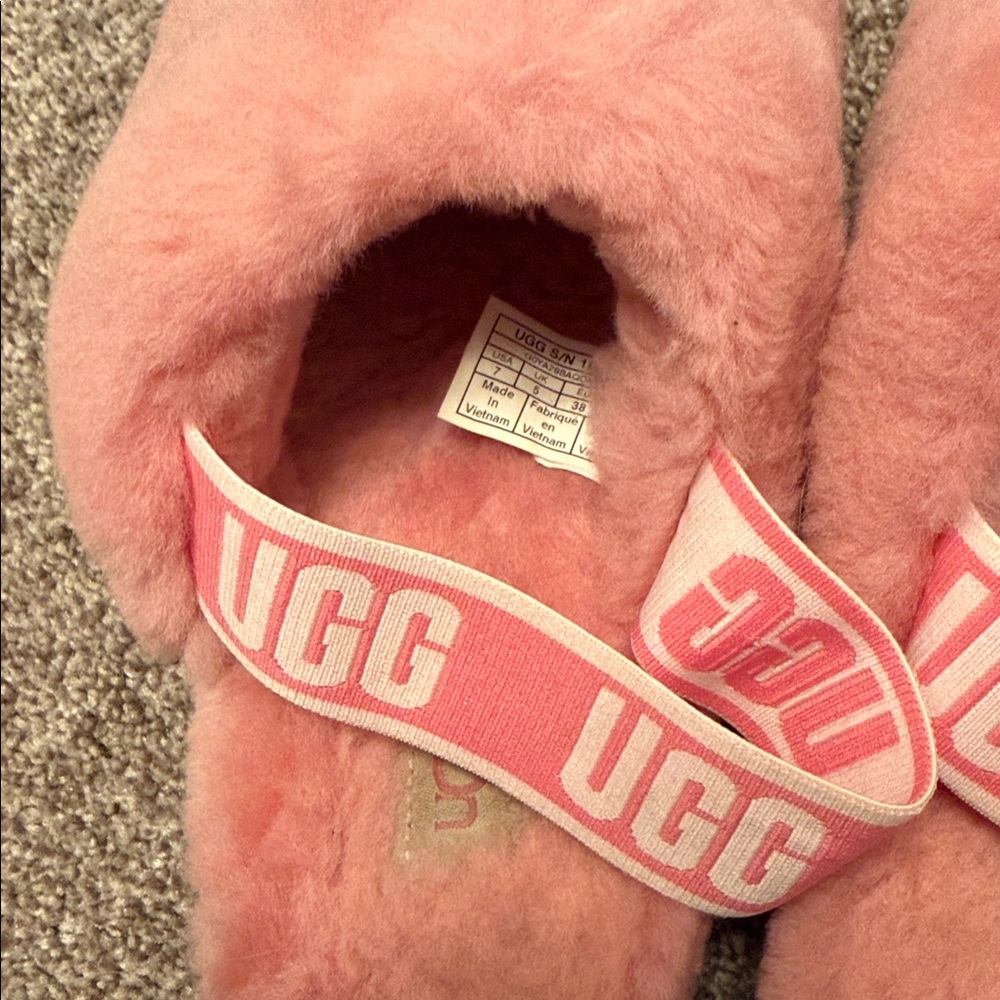 UGG soft pink fuzzy slippers - Picture 3 of 4
